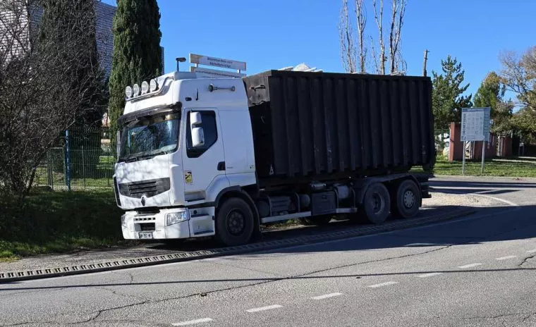 Louer une benne pour débarrasser des gravats rapidement, Valence, JNB